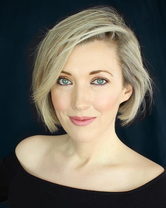 艾米·乔伊斯·哈斯廷斯 Amy Joyce Hastings