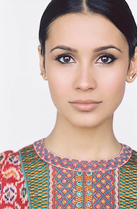索菲娅·阿里 Sophia Ali