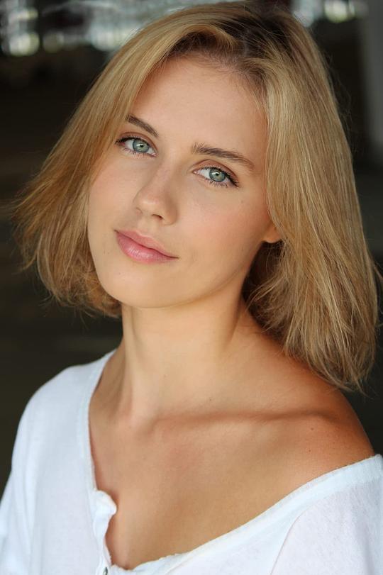 梅根·阿什利·布朗 Megan Ashley Brown