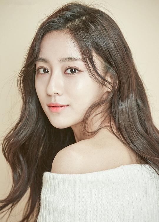 姜旻儿 Minah Kang