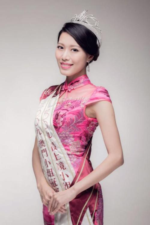 李若滢 Laura Li