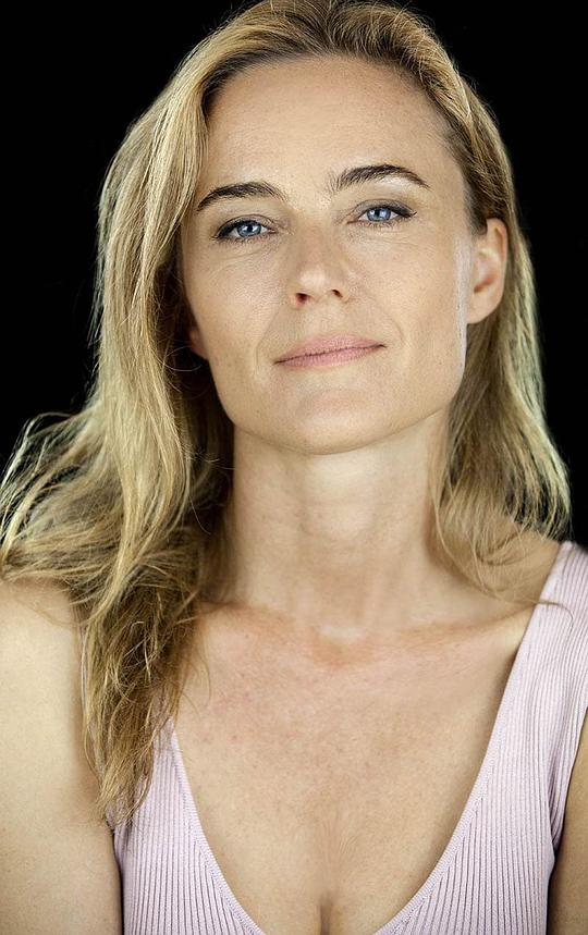 阿娜娜·里德瓦尔德 Anana Rydvald