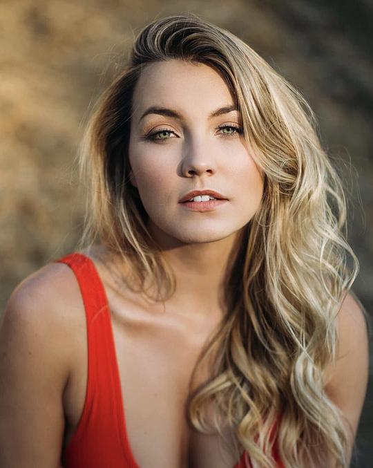 奥德拉·范·希斯 Audra Van Hees