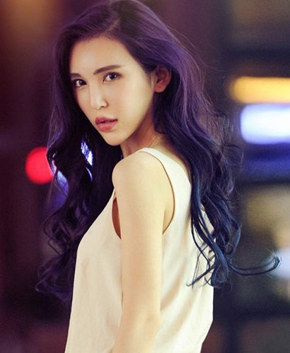 黄妍菲 Yanfei Huang