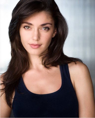 埃米利娅·阿瑞斯·佐瑞安 Emilia Ares Zoryan