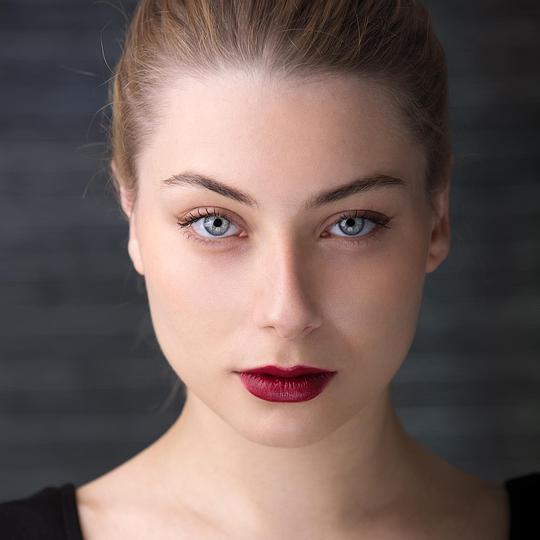 凯莉·安德雷兹-班拉吉 Kelly Endresz-Banlaki