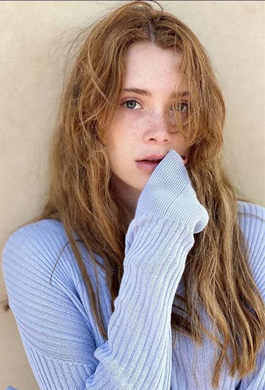 维奥莱特·布林森 Violet Brinson