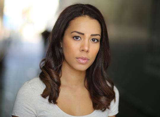 妮可·莱基 Nicole Lecky