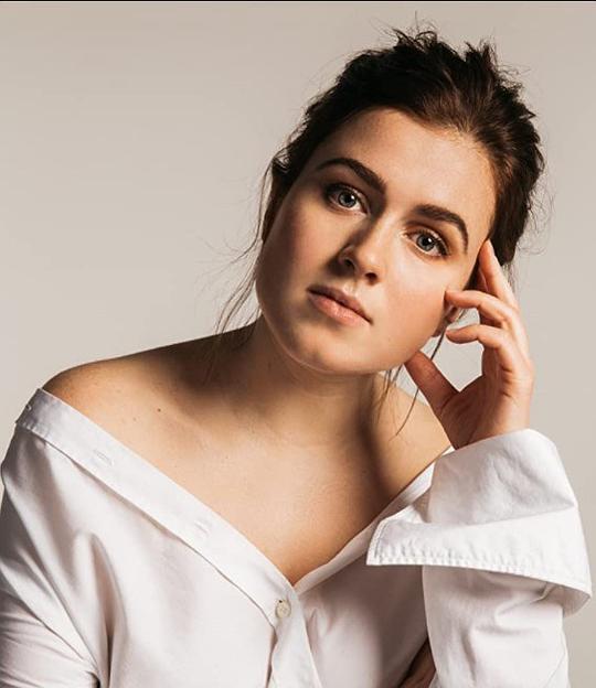 艾米·迪西斯蒙特 Amy Deasismont