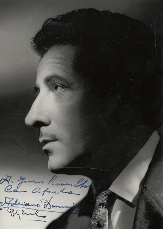 阿德里亚诺多明戈斯 Adriano Domínguez