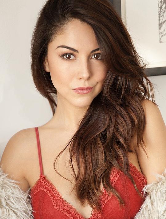 伊莲·阿尔马格尔 Ilean Almaguer