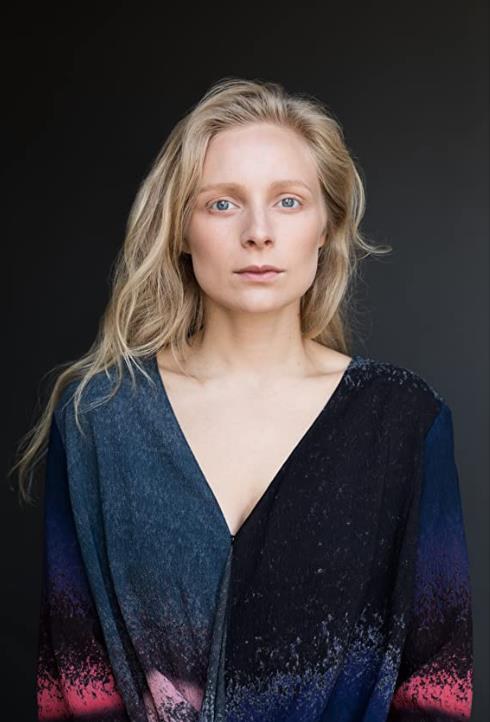 萨洛梅·贡纳斯多蒂尔 Salóme Gunnarsdóttir