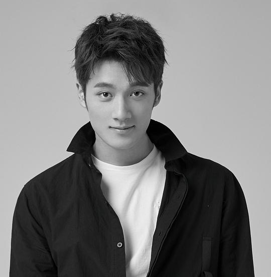 赵一鸣 Yiming Zhao