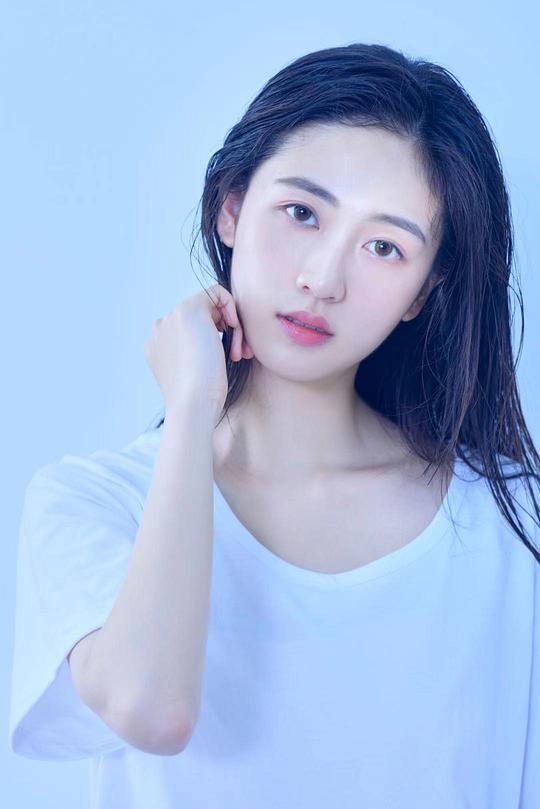 刘昱君 Yujun Liu