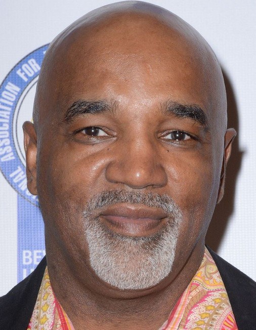 伦纳德·L·托马斯 Leonard L. Thomas