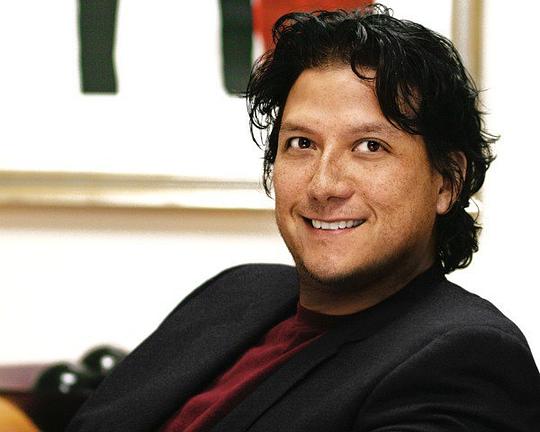 罗伯特·恩里克斯 Robert Enriquez