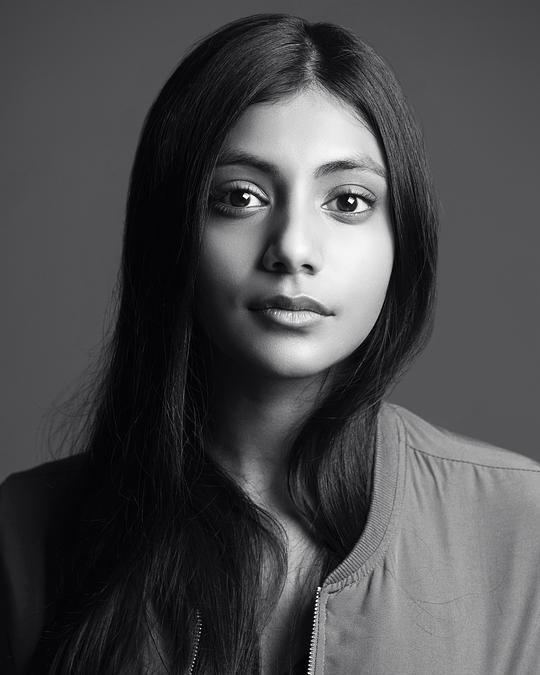 查瑞莎·钱德兰 Charithra Chandran