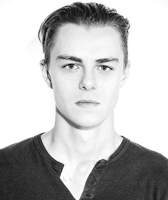 克里斯·加卢斯特 Chris Galust