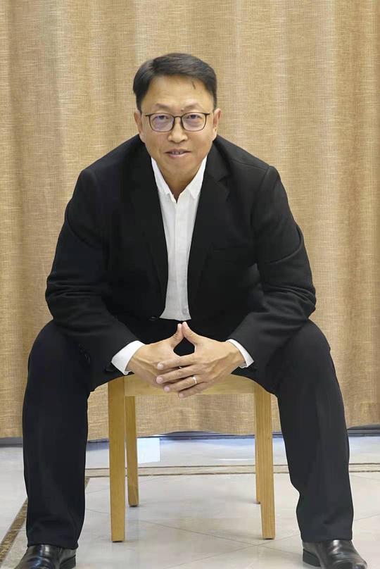 王忠伟 Zhongwei Wang