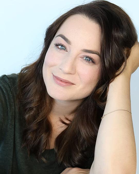 劳拉·吉尔克里斯特 Lara Gilchrist