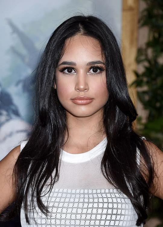 艾米莉·托斯塔 Emily Tosta