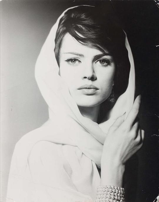 卡拉·马利耶 Carla Marlier