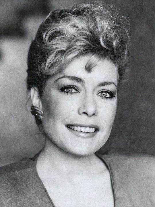 凯西·耶茨 Cassie Yates