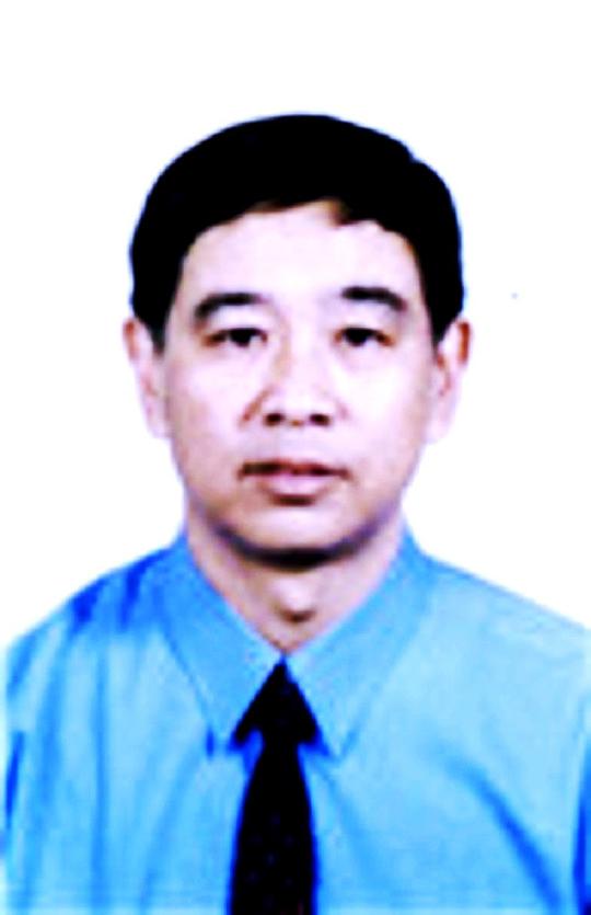 强小柏 Xiaobo Qiang