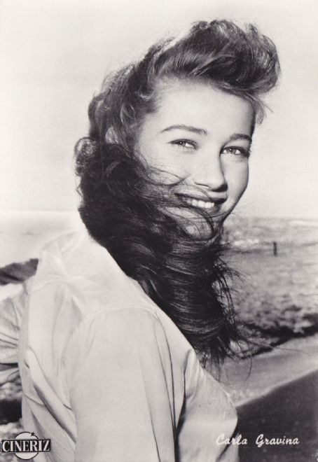 卡拉·歌拉薇娜 Carla Gravina