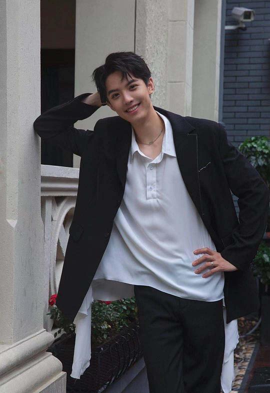 周峻纬 Junwei Zhou