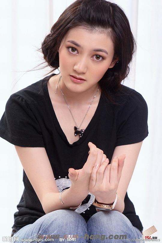 邱晔 Angela Qiu