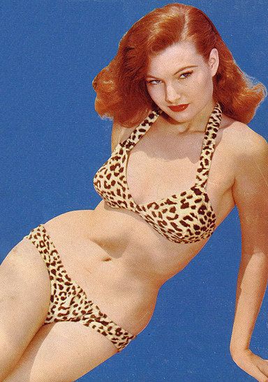 琼·麦考尔 June McCall
