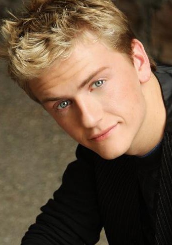 尼克·惠特克 Nick Whitaker