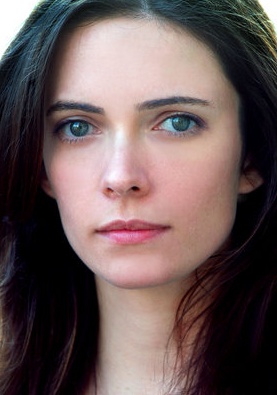 比茜·图诺克 Bitsie Tulloch