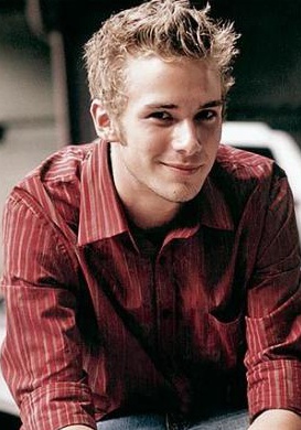 伊里斯·麦康利 Elias McConnell