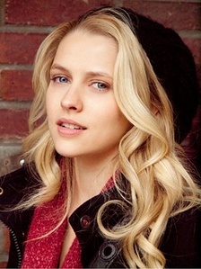 泰莉莎·帕尔墨 Teresa Palmer