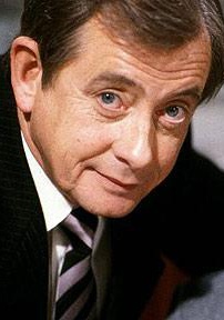 德里克·福德斯 Derek Fowlds