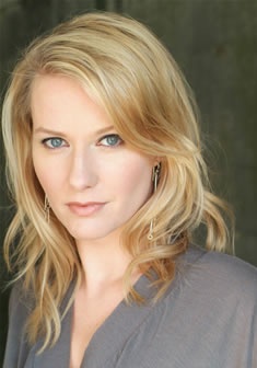 艾米莉·霍尔姆斯 Emily Holmes