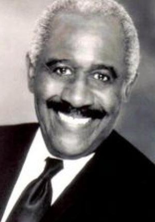 罗伯特·多奎 Robert DoQui