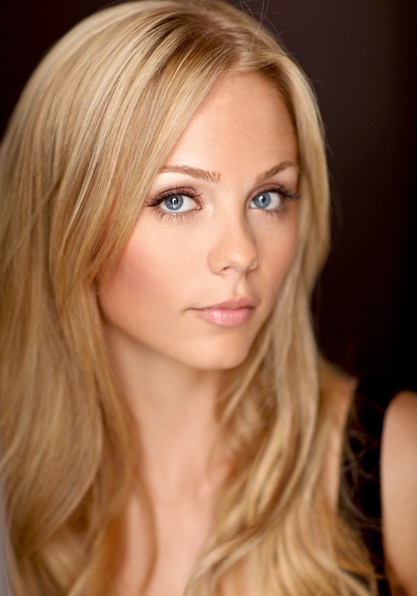 劳拉·范德沃特 Laura Vandervoort