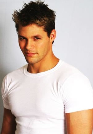 贾斯汀·布恩宁 Justin Bruening