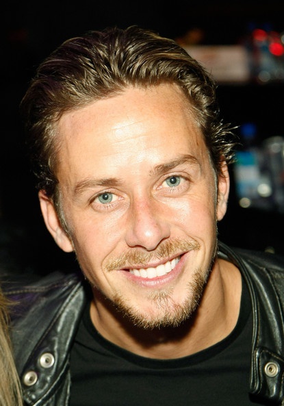 迪恩·阿姆斯特朗 Dean Armstrong