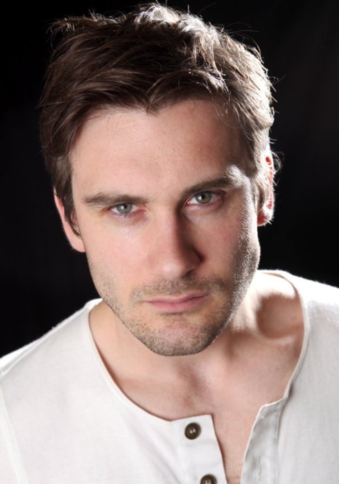克莱夫·斯坦登 Clive Standen