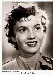 莉泽洛特·普尔韦尔 Liselotte Pulver