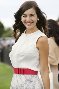 卡米拉·贝勒 Camilla Belle