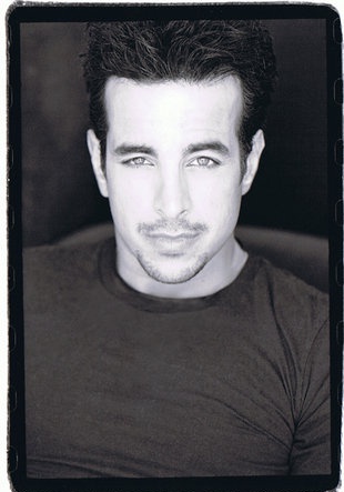 瓦尔·劳伦 Val Lauren