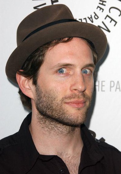 格伦·豪尔顿 Glenn Howerton