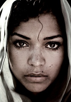 安东尼娅·托马斯 Antonia Thomas