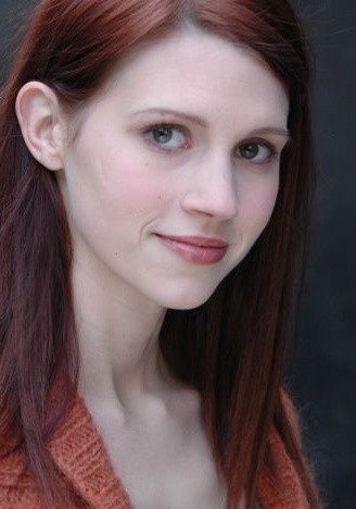 朱莉·麦克尼文 Julie McNiven