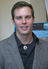 特拉维斯·舒德特 Travis Schuldt